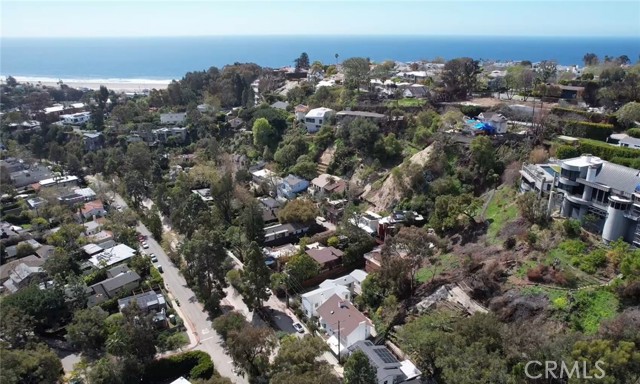 Detail Gallery Image 5 of 19 For 507 W Rustic Rd., Santa Monica,  CA 90402 - 3 Beds | 2/1 Baths