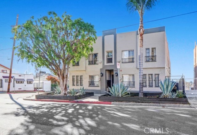 2300 Bellevue Avenue Silver Lake, California Improved Pricing! The Bellevue is a well-located multifamily investment opportunity nestled in the highly sought-after Silver Lake rental submarket of Los Angeles. The property features 16 units generating solid income with approximately 20% upside in rents from current to market. The units offer clean living spaces with access to a common area roof deck boasting panoramic views of Downtown LA and nearby cityscapes. The property is well-maintained by ownership with numerous capital upgrades made recently.