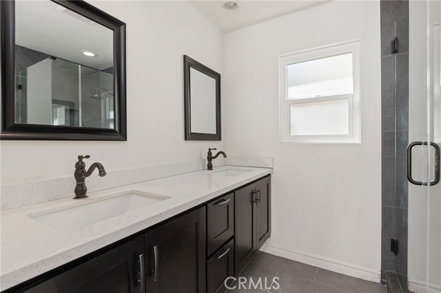 Detail Gallery Image 17 of 29 For 12724 Byron Ave, Granada Hills,  CA 91344 - 4 Beds | 2 Baths