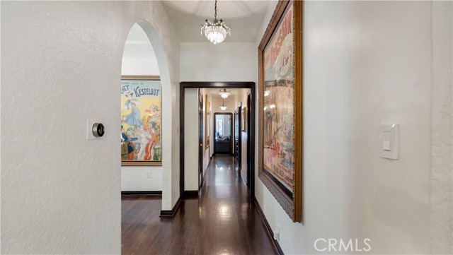 Detail Gallery Image 16 of 69 For 2042 N Ross St, Santa Ana,  CA 92706 - 3 Beds | 2/1 Baths