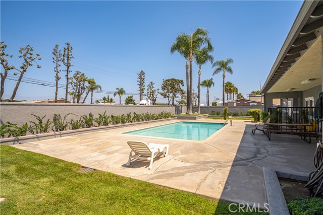 Detail Gallery Image 14 of 20 For 17377 Valley Bld #2,  Fontana,  CA 92335 - 3 Beds | 2 Baths