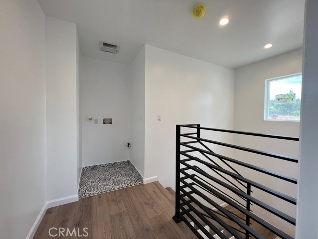 23042 Saticoy St. photo 9