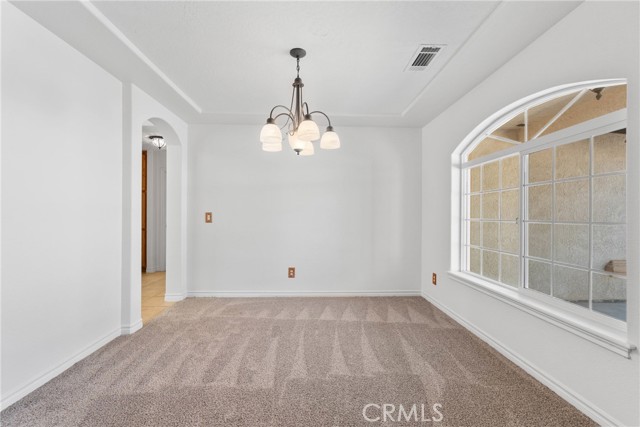 Detail Gallery Image 7 of 43 For 9153 Kittering Rd, Oak Hills,  CA 92344 - 4 Beds | 2 Baths