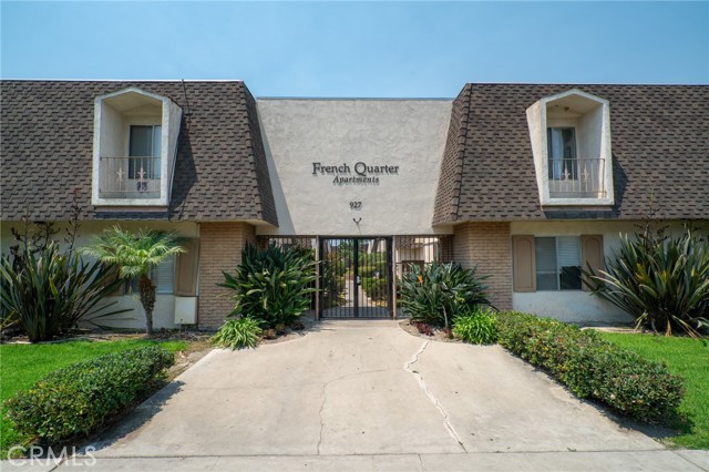 927 S Webster Avenue, Anaheim CA: https://media.crmls.org/medias/1698c283-18ec-4a90-ba80-48d2202af9a4.jpg