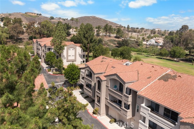 1995 Las Colinas Circle, Corona CA: https://media.crmls.org/medias/1698c644-3e81-4593-a1e7-ec79364af8fe.jpg