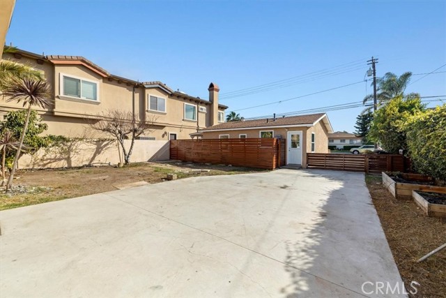 2205 Warfield Avenue, Redondo Beach, California 90278, ,Residential Income,Sold,Warfield,RS22025833