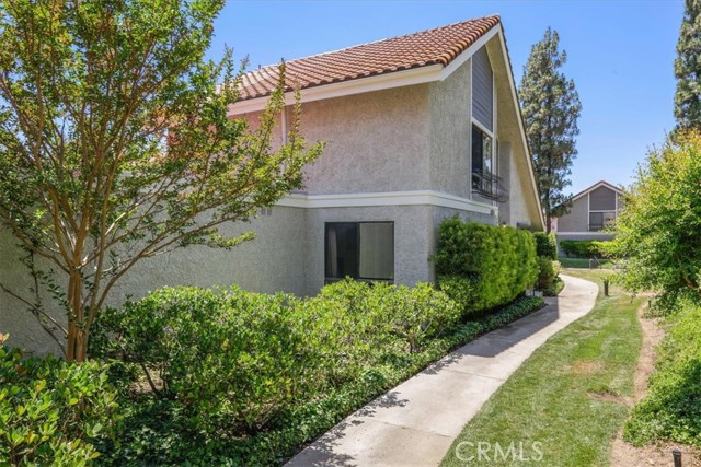 Detail Gallery Image 2 of 43 For 6613 Poppyview Dr, Oak Park,  CA 91377 - 3 Beds | 2/1 Baths