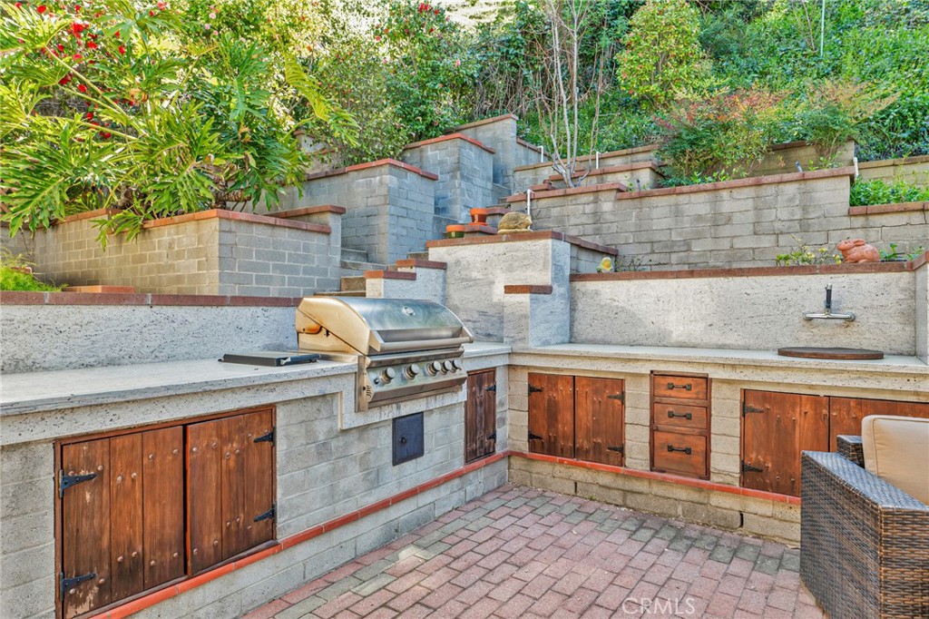 1220 Country Club DriveBurbank img 2