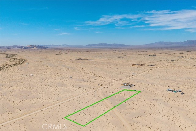 82935 Maya Rada Road, 29 Palms CA: https://media.crmls.org/medias/169b7d3b-66f0-4521-b9d8-3d18c05e89d3.jpg