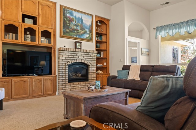 Detail Gallery Image 8 of 54 For 13946 Santa Fe Ct, Bakersfield,  CA 93314 - 4 Beds | 3 Baths