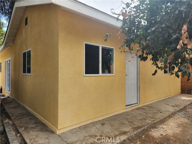 Detail Gallery Image 3 of 15 For 19380 Quebec Ave, Corona,  CA 92881 - 2 Beds | 2 Baths