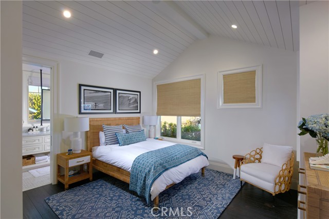 Detail Gallery Image 24 of 55 For 14 Beacon Bay, Newport Beach,  CA 92660 - 4 Beds | 4/1 Baths