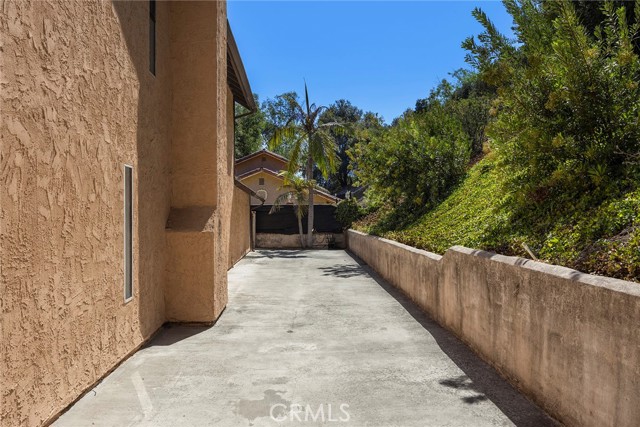 Detail Gallery Image 10 of 48 For 2053 Fullerton Rd, La Habra Heights,  CA 90631 - 4 Beds | 3 Baths