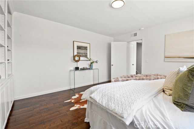 16091 Gold Circle, Huntington Beach CA: https://media.crmls.org/medias/169d66a1-4ce4-44a4-8e25-557de7509d3a.jpg