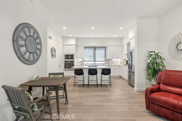 Detail Gallery Image 6 of 28 For 985 Doheny Way, Dana Point,  CA 92629 - 2 Beds | 2/1 Baths