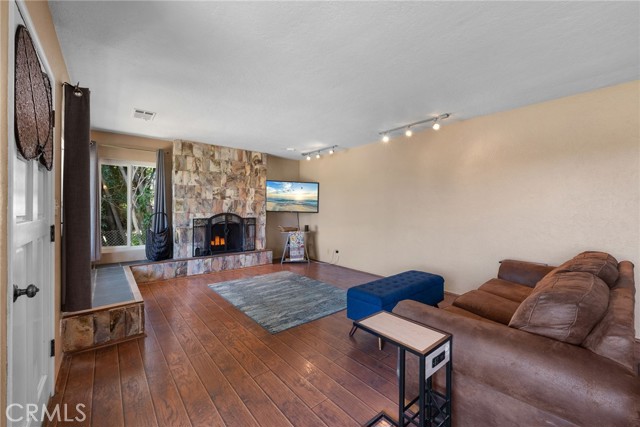 1560 Trellis Lane, Escondido, California 92026, 3 Bedrooms Bedrooms, ,3 BathroomsBathrooms,Residential,For Sale,Trellis Lane,EV24122644