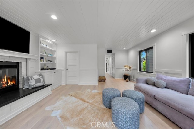 1012 10th Street, Manhattan Beach CA: https://media.crmls.org/medias/169e8d41-9617-458d-9302-5287a0edfef6.jpg