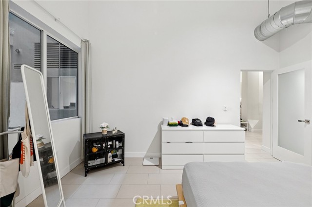 939 S BROADWAY, Los Angeles CA: https://media.crmls.org/medias/169fbca6-7088-4bd8-be49-267642cedd7a.jpg