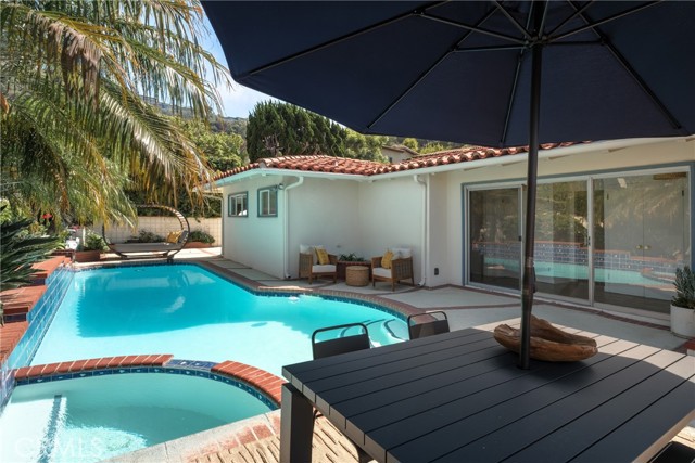 760 Via Del Monte, Palos Verdes Estates CA: https://media.crmls.org/medias/16a051bf-317e-4b4c-b880-58ca1bf93bb7.jpg