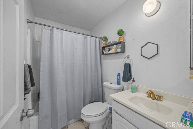 Detail Gallery Image 20 of 39 For 1709 S Townsend St, Santa Ana,  CA 92704 - 4 Beds | 2/1 Baths