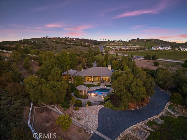 38565 Celine Cove, Murrieta CA: https://media.crmls.org/medias/16a3798f-9a40-4ae0-afad-1d5291bfa9ab.jpg