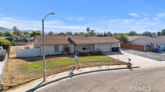 Detail Gallery Image 29 of 31 For 8372 45th St, Jurupa Valley,  CA 92509 - 4 Beds | 2 Baths