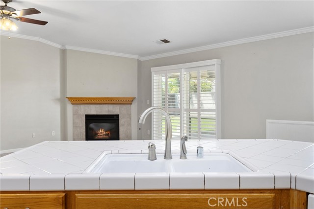 12200 Verdelho Avenue, Bakersfield CA: https://media.crmls.org/medias/16a43f88-2775-4fc3-a287-da1fd3f2f3f2.jpg