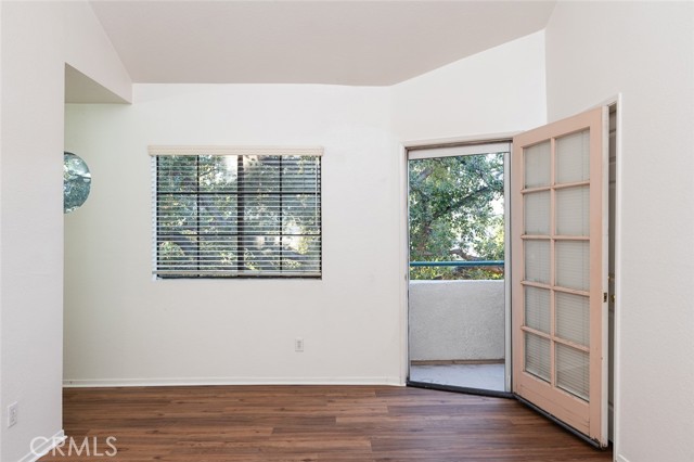 2930 Montrose Avenue, La Crescenta CA: https://media.crmls.org/medias/16a4475a-5cd1-4bc4-87eb-2ee2b988e515.jpg