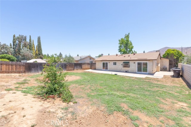 Detail Gallery Image 26 of 35 For 11657 Queensborough St, Riverside,  CA 92503 - 3 Beds | 2 Baths