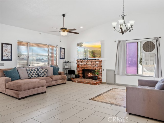 Detail Gallery Image 16 of 55 For 14798 Dos Palmas, Victorville,  CA 92392 - 4 Beds | 2 Baths