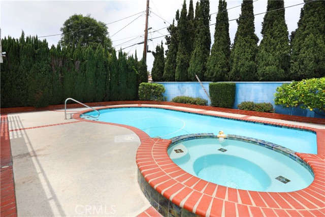 1241 E Mayfair Avenue, Orange CA: https://media.crmls.org/medias/16a5f7e9-3051-45c8-9a24-71e7f737d8c7.jpg