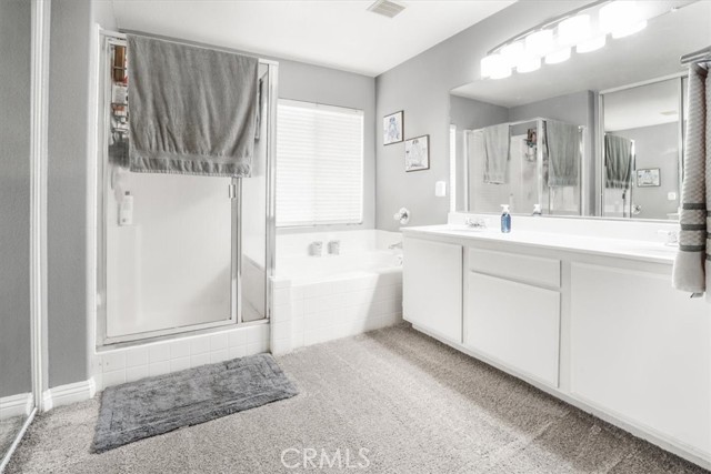 5794 Bay Hill Lane, Fontana CA: https://media.crmls.org/medias/16a8f376-9b37-4356-997d-608d8e0ab019.jpg