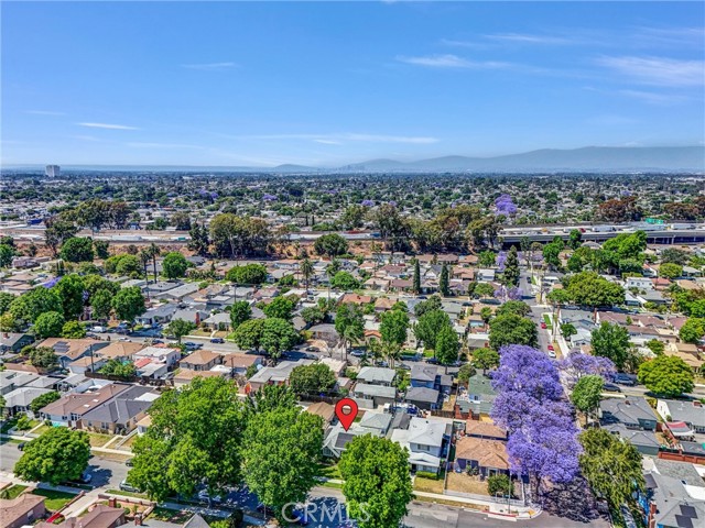 275 E Bort Street, Long Beach CA: https://media.crmls.org/medias/16a91787-c3ef-469c-9aa6-a6dee829778f.jpg