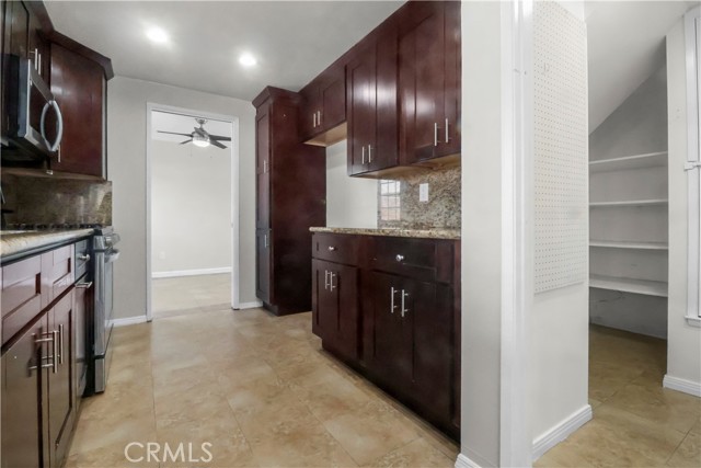 Detail Gallery Image 11 of 29 For 13551 Carolyn, Cerritos,  CA 90703 - 4 Beds | 3 Baths