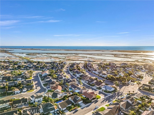 Detail Gallery Image 27 of 31 For 5552 Ridgebury Dr, Huntington Beach,  CA 92649 - 4 Beds | 2/1 Baths