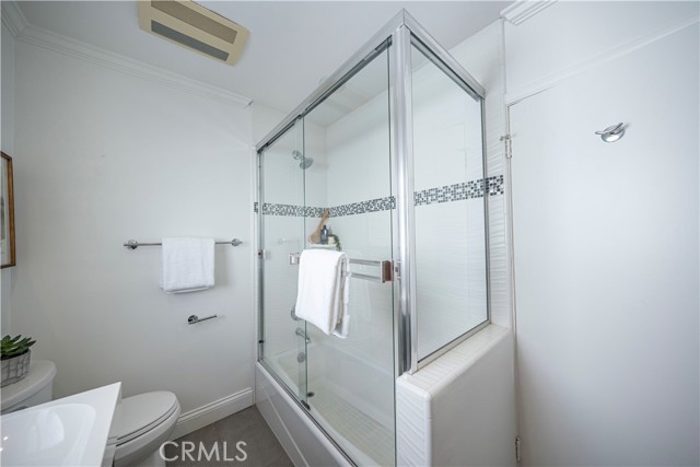 Detail Gallery Image 34 of 46 For 108 Roycroft Ave, Long Beach,  CA 90803 - 4 Beds | 3/1 Baths