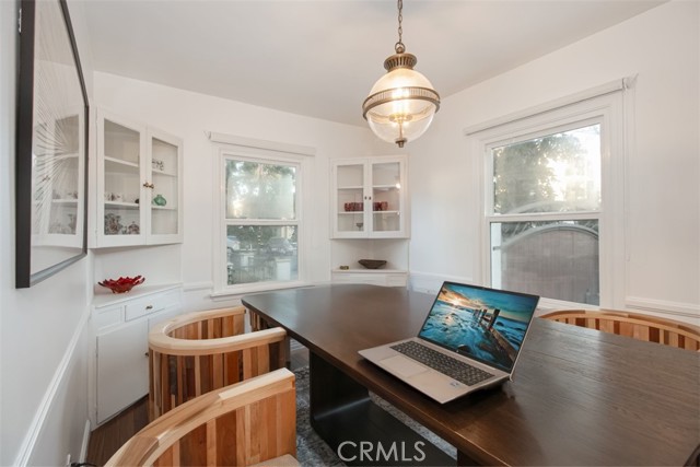 Detail Gallery Image 14 of 33 For 5229 Vantage, Valley Village,  CA 91607 - 3 Beds | 3 Baths