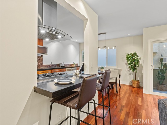 Detail Gallery Image 9 of 41 For 1410 S Bentley Ave #103,  –,  CA 90025 - 2 Beds | 2 Baths