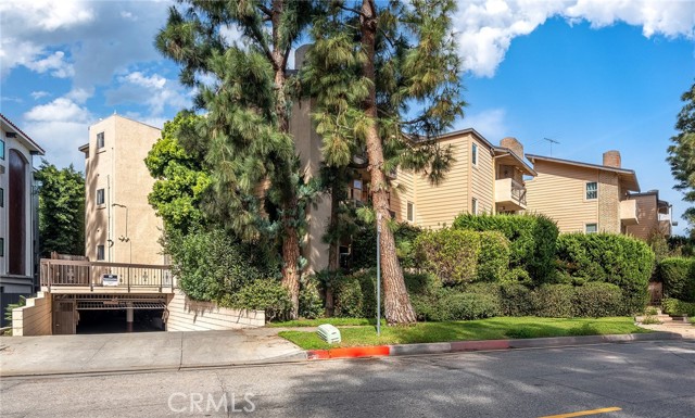 6151 Canterbury Drive, Culver City CA: https://media.crmls.org/medias/16acf547-cdca-4a3d-81d3-42a1726ee6e6.jpg