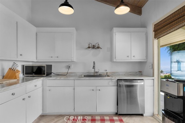3111 Deluna Drive, Rancho Palos Verdes CA: https://media.crmls.org/medias/16ade2ad-3bad-4a62-8ffb-d238bd6cfc78.jpg