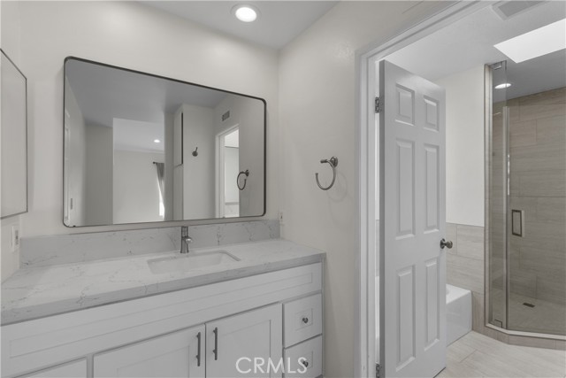 Detail Gallery Image 16 of 20 For 7650 Topanga Canyon Bld #5,  Canoga Park,  CA 91304 - 2 Beds | 3 Baths