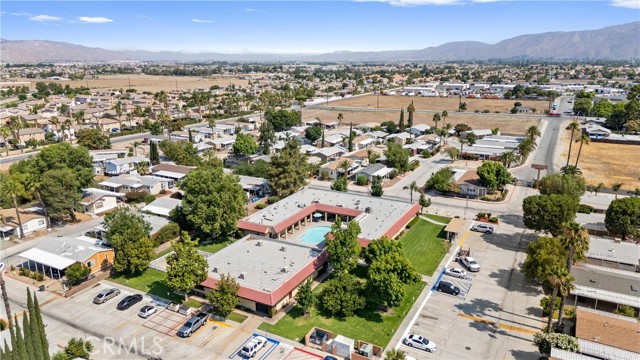 913 S Grand Avenue, San Jacinto CA: https://media.crmls.org/medias/16af4bf1-8978-41f3-bb54-e5ce3e045718.jpg