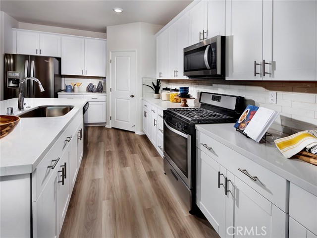 19509 Hanging Rock Road, Lake Elsinore CA: https://media.crmls.org/medias/16af9e0c-1699-4121-8a46-42289d646385.jpg