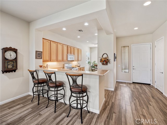 Detail Gallery Image 5 of 28 For 10454 Wilmington Ln, Apple Valley,  CA 92308 - 2 Beds | 2 Baths