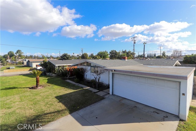 Detail Gallery Image 2 of 24 For 9682 Hillview, Anaheim,  CA 92804 - 4 Beds | 2 Baths