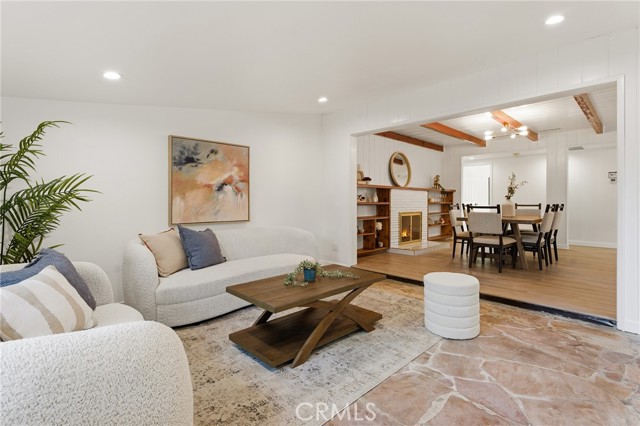 Detail Gallery Image 19 of 51 For 6539 Noble Avenue, Van Nuys,  CA 91411 - 4 Beds | 4 Baths