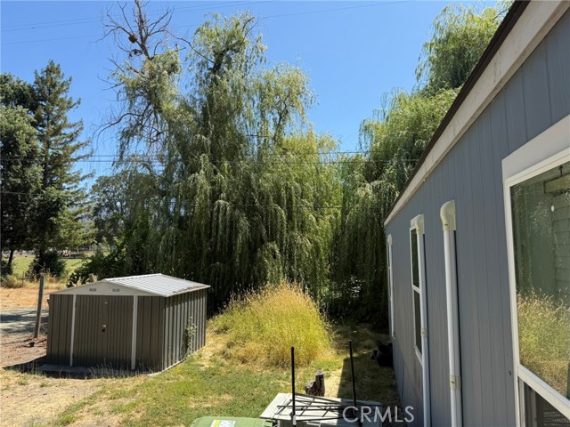 375 State 20 E Highway, Upper Lake CA: https://media.crmls.org/medias/16b0200b-3392-4872-9463-041f3693808b.jpg