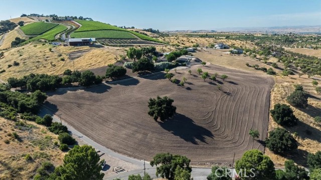 Detail Gallery Image 1 of 46 For 1450 Trager Canyon Rd, Paso Robles,  CA 93446 - 4 Beds | 3/1 Baths