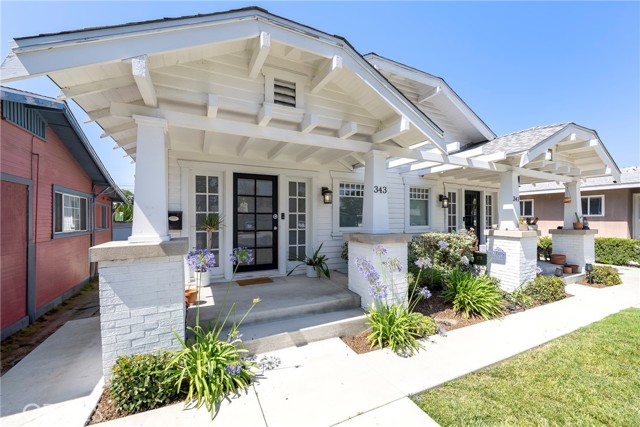 341 W Whiting Avenue, Fullerton CA: https://media.crmls.org/medias/16b14d87-979c-4310-98ed-c85c96ac8c0d.jpg