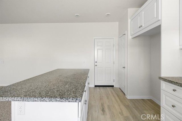 5585 Bella Way, Fontana CA: https://media.crmls.org/medias/16b1693a-d8b0-407f-b142-d5e204d37ddd.jpg
